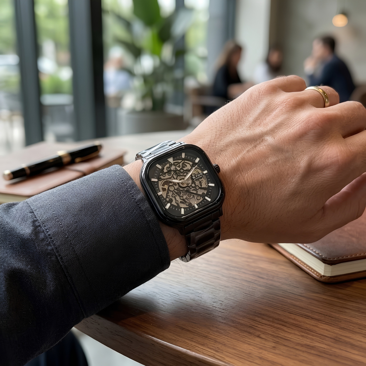 Reloj G-Force Cushion Black Silver