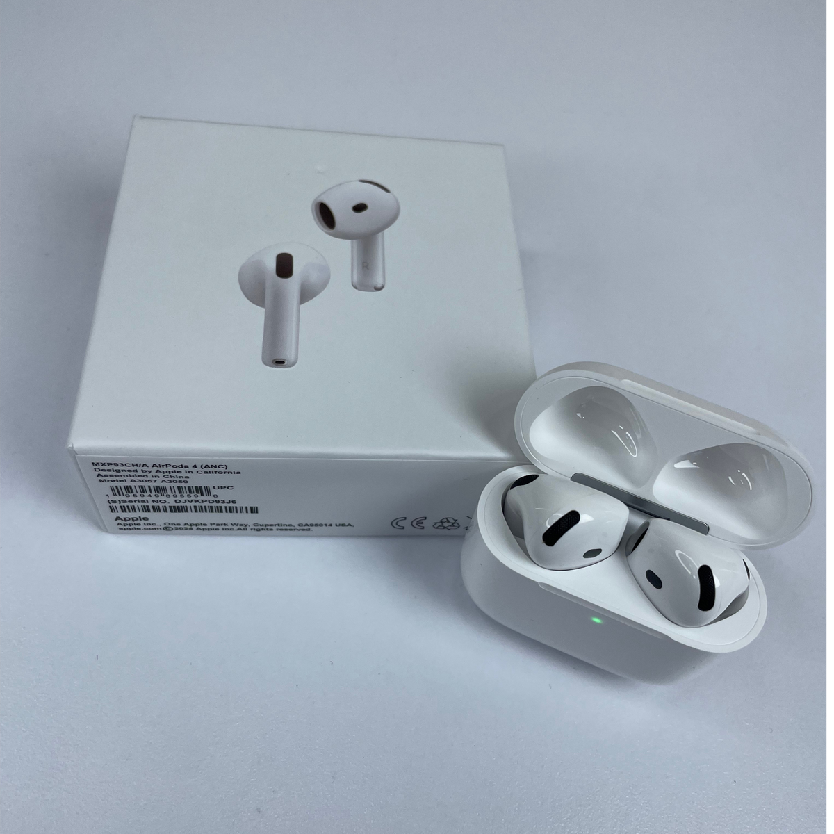 Audífonos Inalámbricos Serie 4 Pro – Elegancia y Sonido Envolvente
